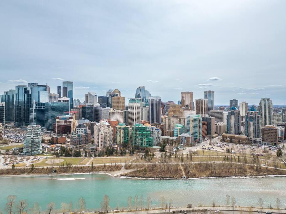 Chic 1Br Kensington Unit W/Parking Appartement YYC Buitenkant foto