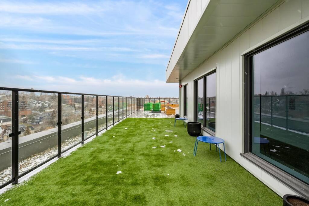 Chic 1Br Kensington Unit W/Parking Appartement YYC Buitenkant foto