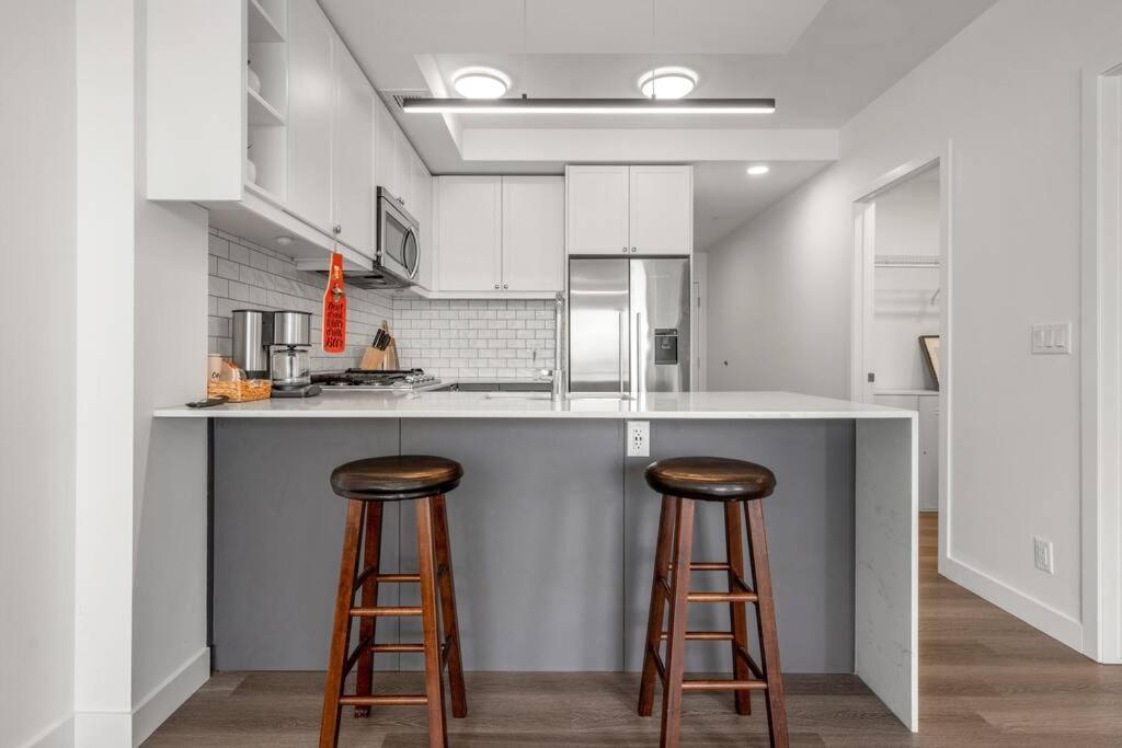 Chic 1Br Kensington Unit W/Parking Appartement YYC Buitenkant foto