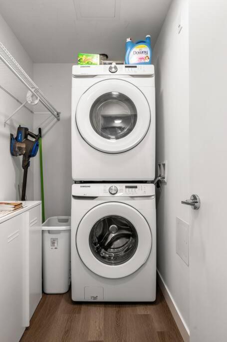 Chic 1Br Kensington Unit W/Parking Appartement YYC Buitenkant foto