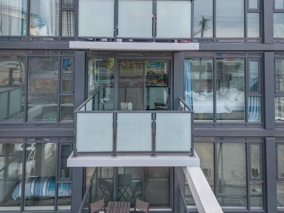 Chic 1Br Kensington Unit W/Parking Appartement YYC Buitenkant foto
