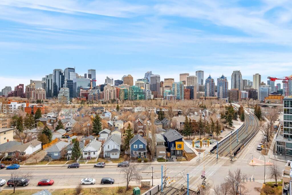 Chic 1Br Kensington Unit W/Parking Appartement YYC Buitenkant foto