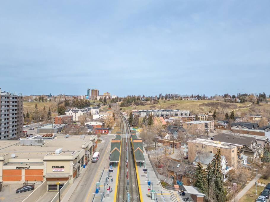 Chic 1Br Kensington Unit W/Parking Appartement YYC Buitenkant foto